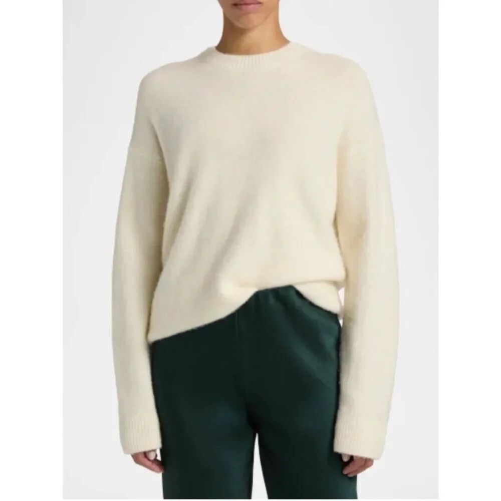 Like New! VINCE Alpaca Wool Silk Blend Cream Knit Crewneck Sweater in M
